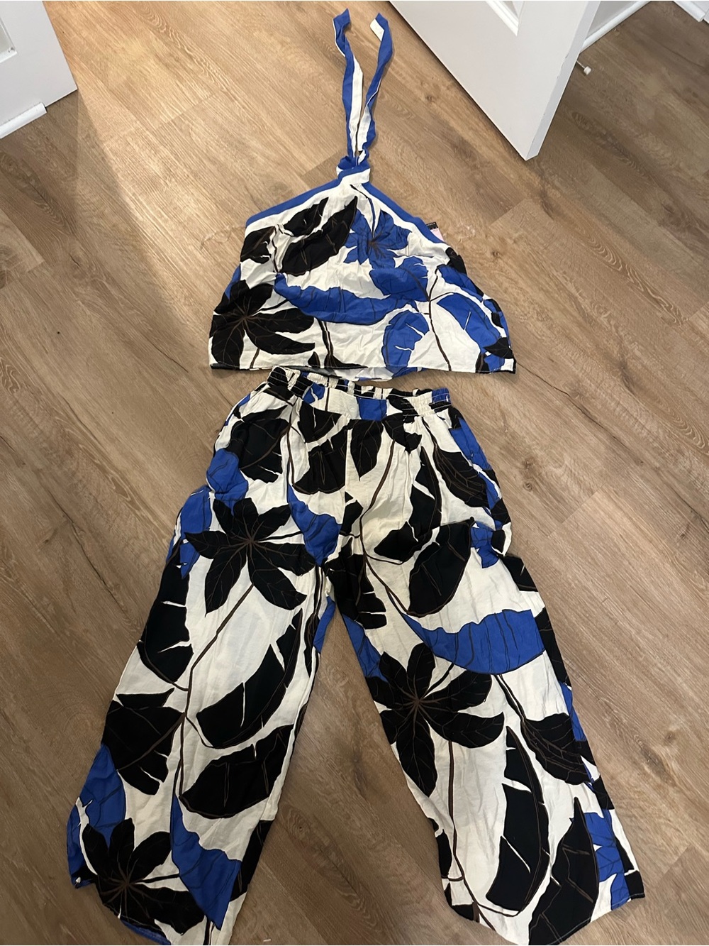 sofia by sofia vergara Blue, Black & White Floral Wide-Leg Jumpsuit Set